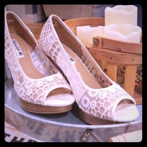 American Eagle peep toe wedge heel. White lace